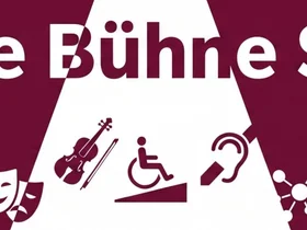Teaser-Grafik Inklusive Bühne Sachsen: stilisierter Lichtkegel (Spotlight), der von oben auf die Mitte fällt. In diesem Lichtkegel stehen eine Kombination aus Symbolen, die für die Fördergegenstände stehen:
Eine Rampe, die fließend in eine Bühne übergeht (räumliche Barrierefreiheit).
Ein Ohr-Symbol (kommunikative Barrierefreiheit/Hörunterstützung).
Ein digitales Icon (z. B. ein Smartphone-Screen)